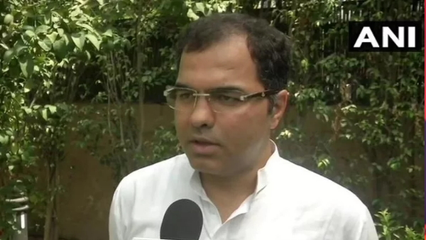 अनुराग ठाकुर और परवेश वर्मा ने दिया था विवादित बयान