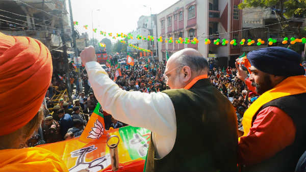 भाजपा की हार का अंतर घटा