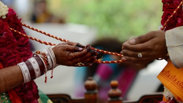 दूल्हे को देखते ही तोड़ दी वरमाला