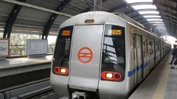 महिलाओं को मिलेगी मुफ्त मेट्रो सफर की सौगात 