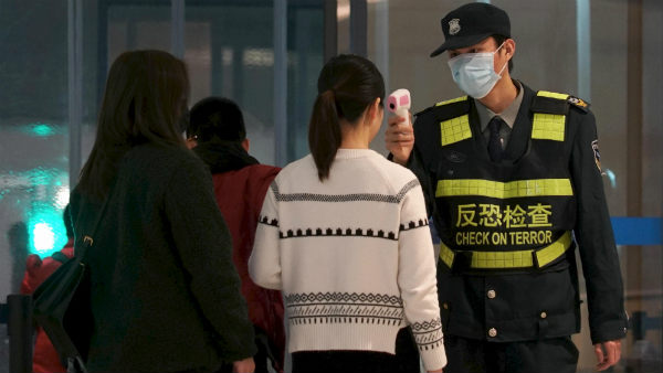 वुहान के एक डॉक्टर को एक महीने पहले चुप करा दिया गया