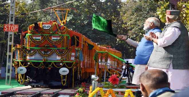 भारत में सबसे पहले डीजल इंजन को इलेक्ट्रिक इंजन में बदला गया