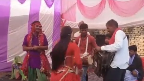  जमकर नाचे परिजन
