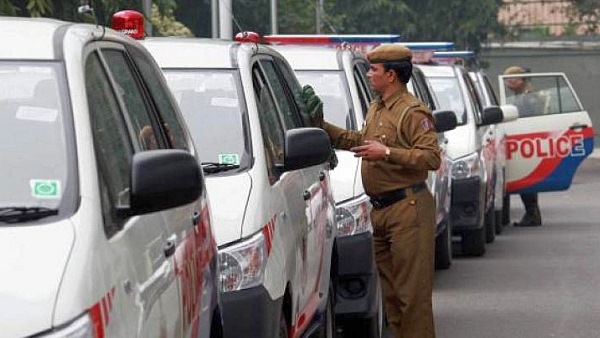 दिल्ली पुलिस की 900 पीसीआर वैन हर वक्त तैनात रहती है