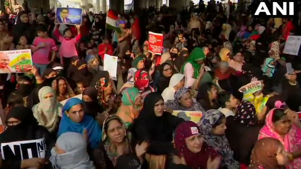 जाफराबाद मेट्रो स्टेशन बंद , सुरक्षा कड़ी जाफराबाद मेट्रो स्टेशन बंद , सुरक्षा कड़ी