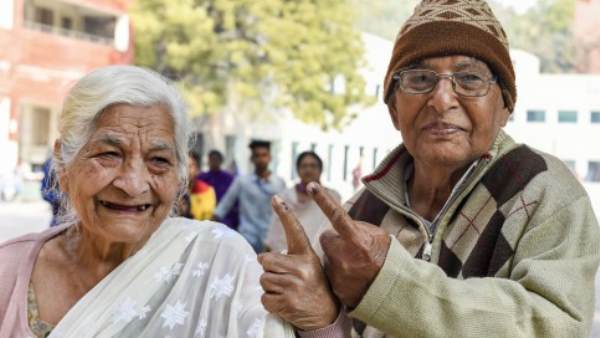 Delhi Assembly Election 2020, Delhi Assembly Election, Delhi Election, Delhi, bjp, aap, aam aadmi party, pictures, politicians, voting, दिल्ली विधानसभा चुनाव 2020, दिल्ली विधानसभा चुनाव, दिल्ली, दिल्ली चुनाव, तस्वीरें, राजनेता, वोटिंग, मतदान