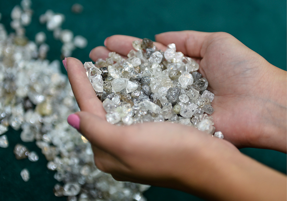 Surat diamond industry stares at Rs 8,000 cr loss Due to Coronavirus