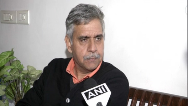 'बिल्ली के गले में घंटी बांधे कौन ?