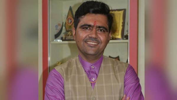 दोस्तों की मदद से की लव मैरिज 