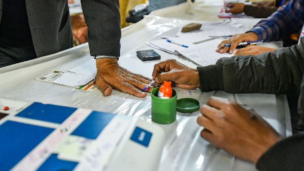 42504 वोटों से संगम विहार में मिली हार