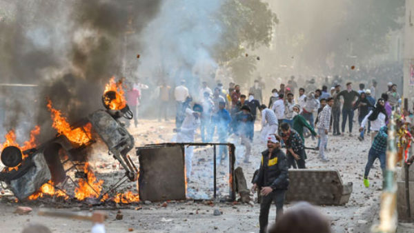 सुलग रही है राजधानी, अब तक 13 लोगों की मौत सुलग रही है राजधानी, अब तक 13 लोगों की मौत