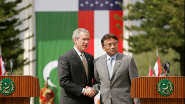 आखिरी बार बुश गए पाकिस्‍तान 