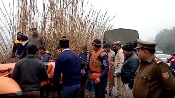 देहरादून से आगरा घूमने जा रहे सभी