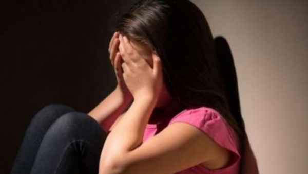 ​नाबालिग बेटी बनी हैवान