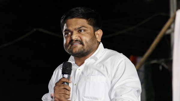 जो भाजपा में शामिल हुए, उन पर नहीं हो रही कार्रवाई