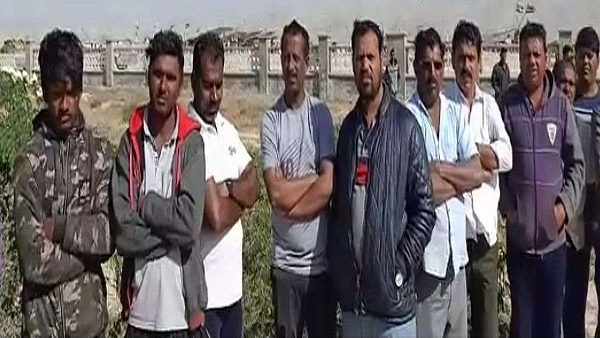 भारत ईरान के बीच उड़ानों पर रोक, संकट में लोग