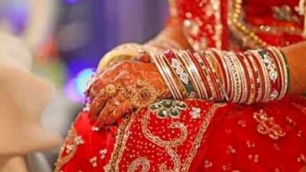 2015 में की थी दूसरे समाज की लड़की से शादी