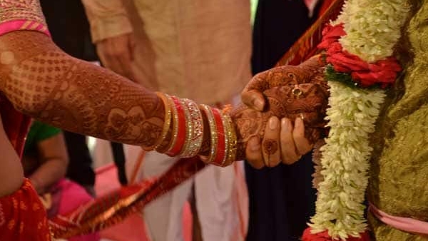 सीएए के समर्थन में छपे शादी के कार्ड