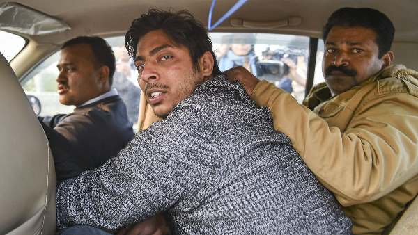 'मेरे परिवार के किसी सदस्य का AAP से लेनादेना नहीं'