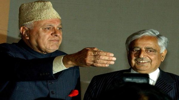 कश्मीरी पंडितों के विस्थापन और नरसंहार के जिम्मेदार को शुक्रिया कहा कश्मीरी पंडितों के विस्थापन और नरसंहार के जिम्मेदार को शुक्रिया कहा