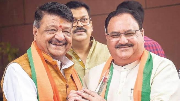 अधिकारियों से कहा था 'बना देंगे मुर्गा'