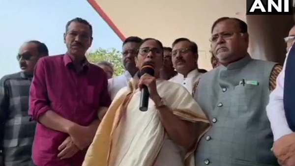 टीएमसी नेताओं ने भी उठाए केंद्र पर सवाल