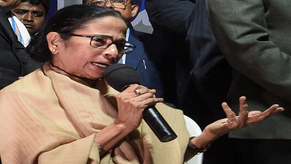 हार से घबराई ममता बनर्जी OBC और जनजातियों वोटर को लुभाने में जुटीं