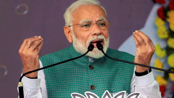 पीएम मोदी ने वाराणसी में 1 हजार करोड़ रुपये की 36 परियोजनाओं का लोकार्पण किया
