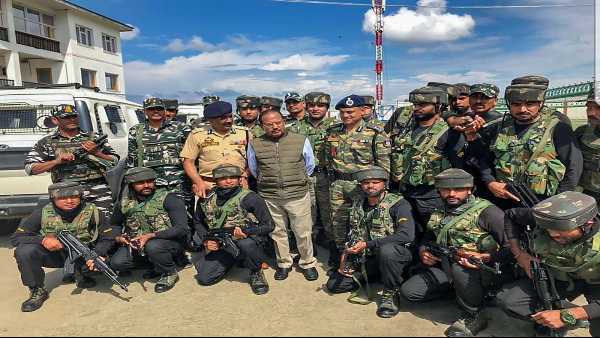 ग्राउंड जीरो में रहकर कश्मीर में सुरक्षा-चाक चौबंद कराई 