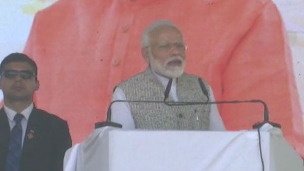 पीएम ने शुरू की कई योजनाएं 