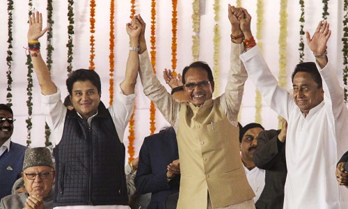 दो सीटों के लिए ये हैं दावेदार दो सीटों के लिए ये हैं दावेदार