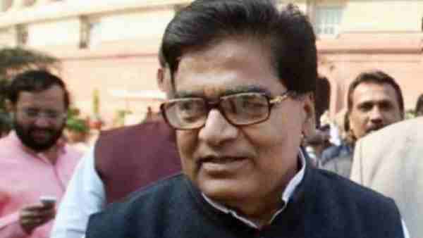 AAP की जीत में सपा का हाथ