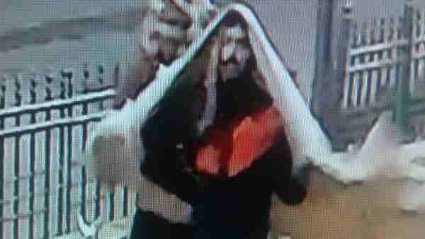 संदिग्ध शख्स की पुलिस ने जारी की फोटो संदिग्ध शख्स की पुलिस ने जारी की फोटो