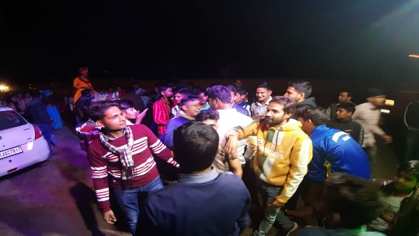  पूरे गांव में हो रही चर्चा