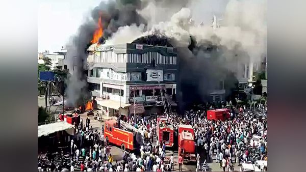 तक्षशिला अग्निकांड में 19 बच्चे घायल भी हुए थे