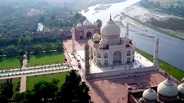 466 किलो सोने का था गुंबद पर कलश 466 किलो सोने का था गुंबद पर कलश