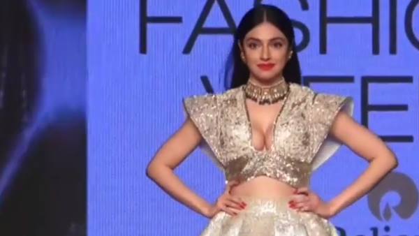 सोशल मीडिया पर तारीफ