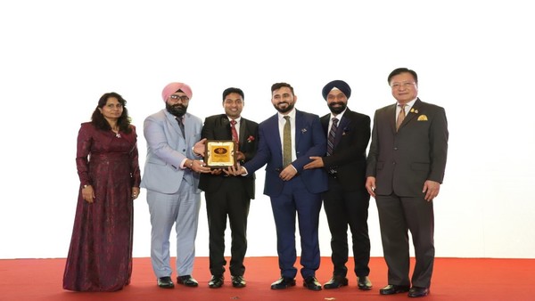 दो भारतीय उद्यमियों ने जीता अन्तरराष्ट्रीय ग्लोबल एशियन ऑफ द ईयर अवार्ड दो भारतीय उद्यमियों ने जीता अन्तरराष्ट्रीय ग्लोबल एशियन ऑफ द ईयर अवार्ड