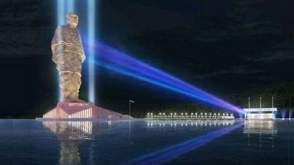 70 फीट लंबे हाथ हैं, पैरों की ऊंचाई 85 फीट 70 फीट लंबे हाथ हैं, पैरों की ऊंचाई 85 फीट