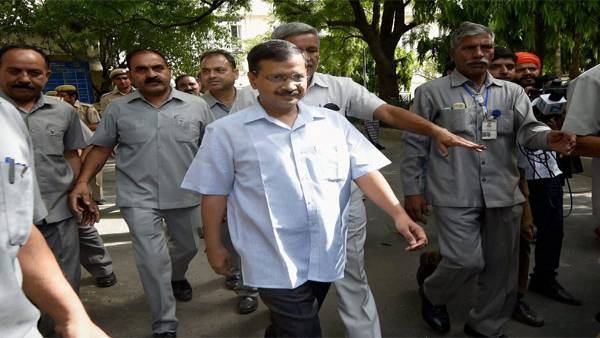 दिल्ली के अस्पतालों में 30,000 बेड लाने का वादा किया था?