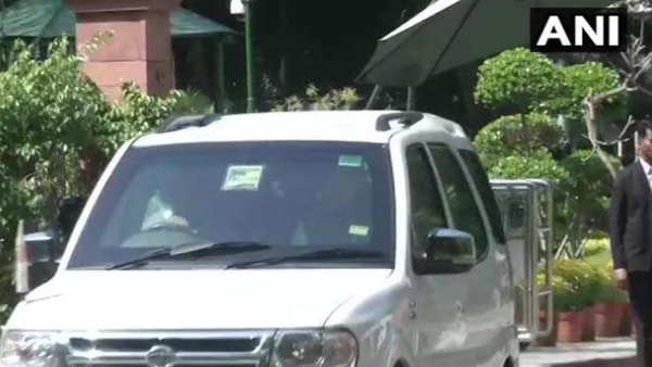 पहले अमित शाह से की मुलाकात