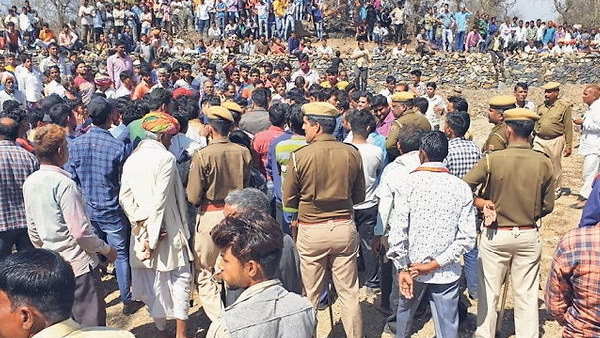 गुमशुदगी के अगले दिन खेत में मिली लाश