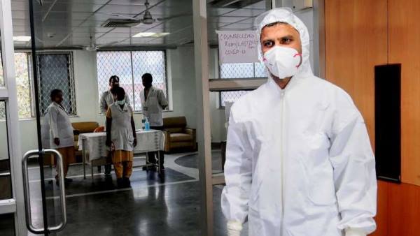 कोरोना से संक्रमण के मामले तेजी से सामने आ रहे कोरोना से संक्रमण के मामले तेजी से सामने आ रहे