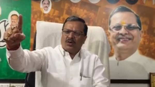 कोरोना से पहले कमल-कमल का किया था जाप