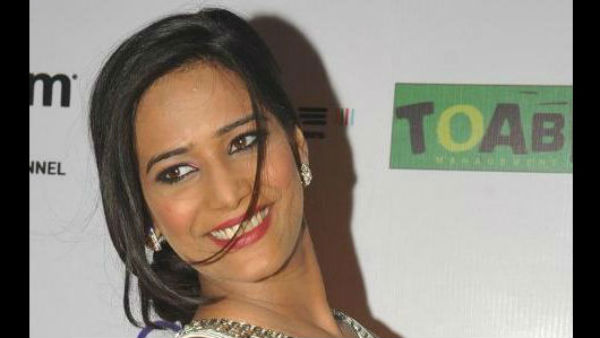 पूनम को अश्लीलता से परहेज नहीं