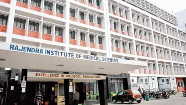 पैसे के कारण दवाईयों की हो रही थी कमी