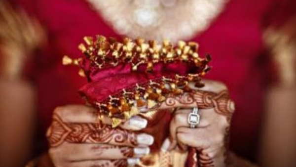 बदनामी के चलते बच्चे को सौंप दिया