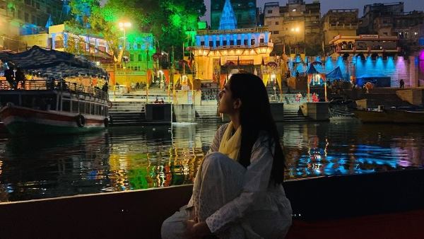 बनारस में हैं सारा अली खान 