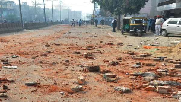 हिंसक हो गया था आंदोलन हिंसक हो गया था आंदोलन