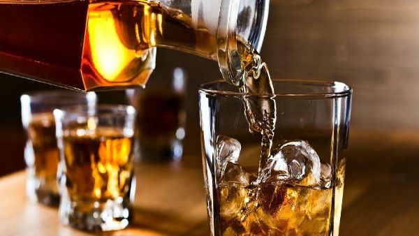 शराब के एक पैग में कोरोना वायरस हो जाएग पैक!